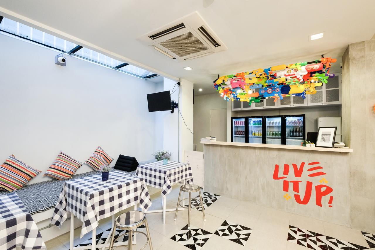 Liveitup Central By D Varee Bangkok Buitenkant foto